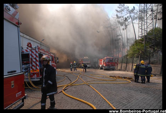 Incendio na fabrica de pneus -Ovar - 10